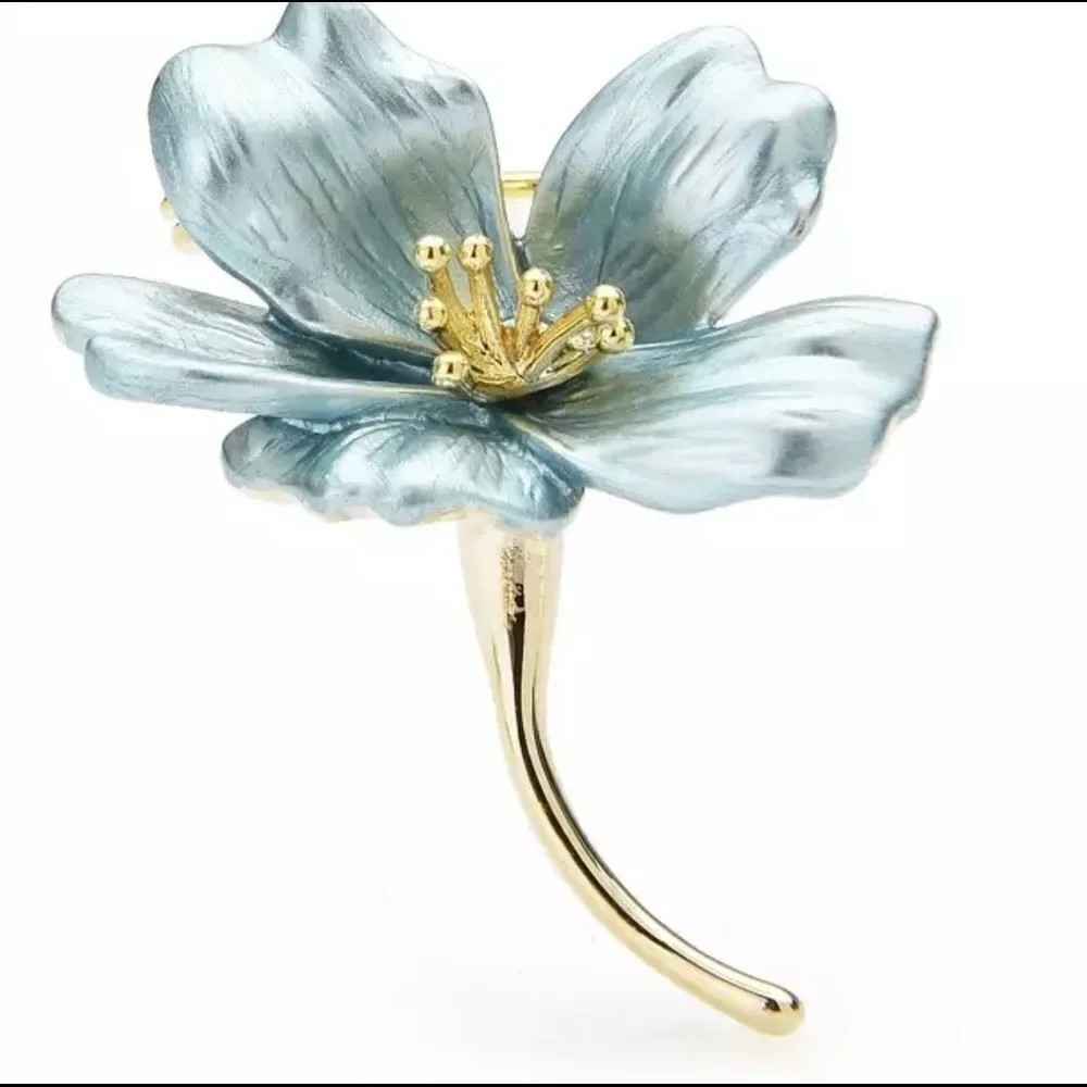 ‎ENAMEL FLOWER BROOCH IN BLUE
